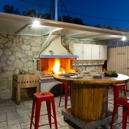 فيلة Silencio Lefkáda